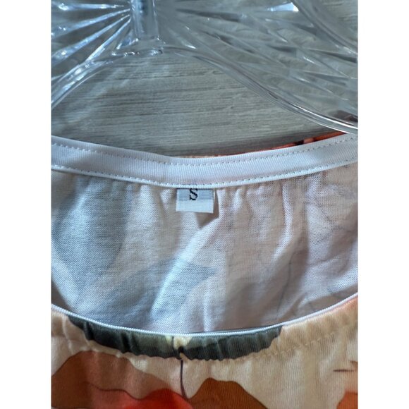 Floral Print Short Sleeve Womens‎ Top With Button Accent - Picture 9 of 10